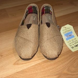 💥❤️ NWT Toms burlap slip-ons, women’s size 6 ❤️💥